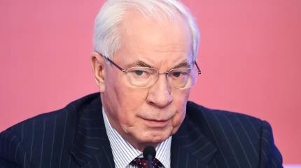 «Он просто гном»: Азаров сравнил Зеленского с Залужным