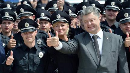 Украина укомплектует патрульную полицию Крыма до конца года Украина укомплектует патрульную полицию Крыма до конца года