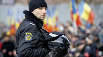 В Кишиневе начались столкновения между протестующими и полицейскими