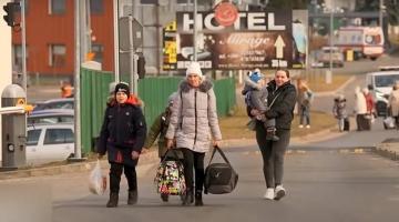 Привилегии отменяются: Украинские беженцы стали обузой для Европы
