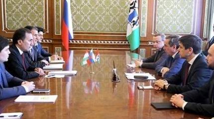 И пусть до Смоленской площади далеко, люди без помощи не остаются И пусть до Смоленской площади далеко, люди без помощи не остаются