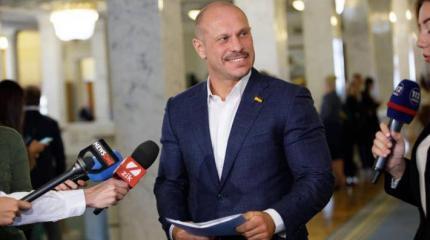 Кива заявил о намеренной сдаче Украиной территорий Донбасса и Крыма Кива заявил о намеренной сдаче Украиной территорий Донбасса и Крыма
