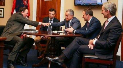 США: Россия, выведи войска с Венеры и Марса! США: Россия, выведи войска с Венеры и Марса!