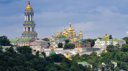 В Киеве приступают к конфискации Киево-Печерской Лавры у Московского Патриархата В Киеве приступают к конфискации Киево-Печерской Лавры у Московского Патриархата