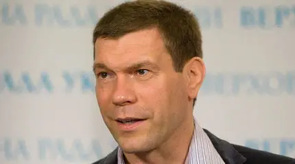 Царев: Азарову нужно быть на плаву, он может еще послужить Украине Царев: Азарову нужно быть на плаву, он может еще послужить Украине