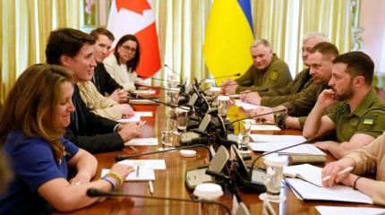 Гости из Канады привезли киевскому режиму «смертельную помощь» Гости из Канады привезли киевскому режиму «смертельную помощь»