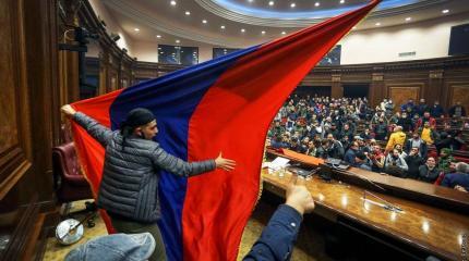 Армения рискует стать полем боя других держав Армения рискует стать полем боя других держав