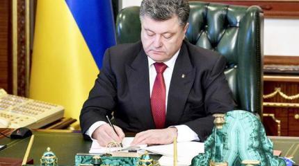 После убийства Захарченко Порошенко придумал как вернуть Крым После убийства Захарченко Порошенко придумал как вернуть Крым
