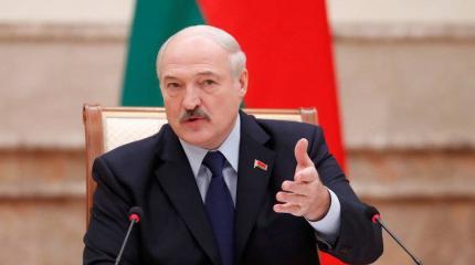 Россия продолжает оплачивать «многовекторную» проституцию Лукашенко