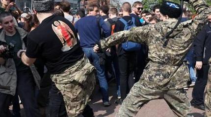 Монополия на плеть. Казацкий скандал на митинге в Москве не хочет гаснуть Монополия на плеть. Казацкий скандал на митинге в Москве не хочет гаснуть