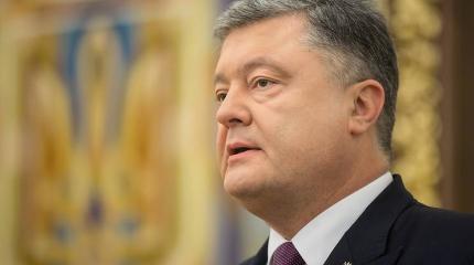 Порошенко пообещал полякам повнимательней изучить личность Бандеры