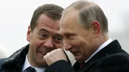 «Очень повезло, что это Путин. Медведев бы уже ответил» – конкурент Макрона