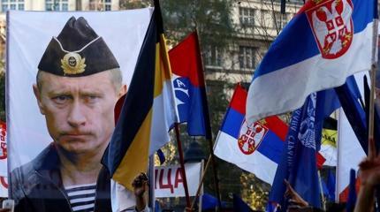 Сербия «продает» себя Западу, пугая Москвой Сербия «продает» себя Западу, пугая Москвой