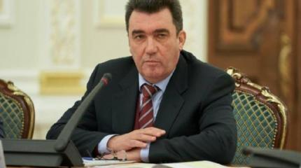На Украине ждут приказа Зеленского, чтобы «взять Донецк и Луганск» На Украине ждут приказа Зеленского, чтобы «взять Донецк и Луганск»