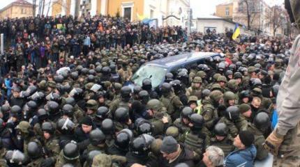 Миша на крыше: шоу продолжается