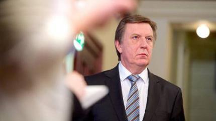 Латыши поругались с головой Латыши поругались с головой