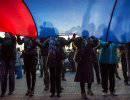 Митингующие заняли здание СБУ в Донецке Митингующие заняли здание СБУ в Донецке