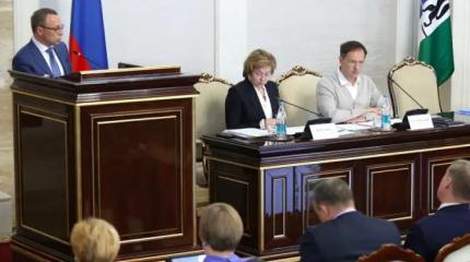 «Красная» Сибирь: КПРФ наступает, давит, «Единая Россия» бежит, теряя людей