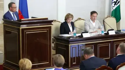 «Красная» Сибирь: КПРФ наступает, давит, «Единая Россия» бежит, теряя людей