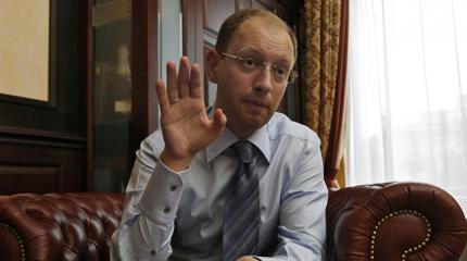 Яценюк сравнил Порошенко с танком и назвал его своим врагом Яценюк сравнил Порошенко с танком и назвал его своим врагом