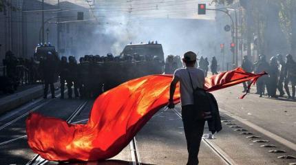 Красные флаги над бандеровским Киевом