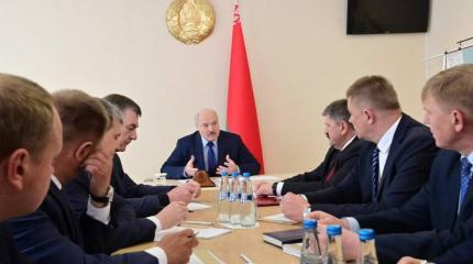Белорусский политолог считает, что напуганным Лукашенко манипулируют спецслужбы Белорусский политолог считает, что напуганным Лукашенко манипулируют спецслужбы
