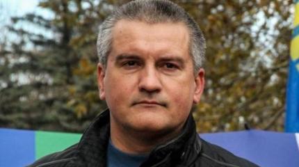 Сергей Аксёнов назвал День влюбленных «духовным мусором» из 90-х Сергей Аксёнов назвал День влюбленных «духовным мусором» из 90-х