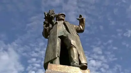 В Польше объяснили желание европейских стран снести советские памятники В Польше объяснили желание европейских стран снести советские памятники