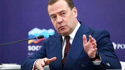 Защищая свое кресло, Медведев обозначил путь в «светлое завтра» Защищая свое кресло, Медведев обозначил путь в «светлое завтра»