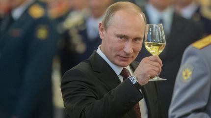 Путин объединяет: европейцы красочно поздравляют президента России Путин объединяет: европейцы красочно поздравляют президента России