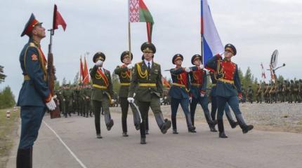 Украинские СМИ взволнованы «переброской российских танков» в Белоруссию Украинские СМИ взволнованы «переброской российских танков» в Белоруссию
