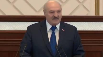 Лукашенко заявил о гибридной войне против Белоруссии