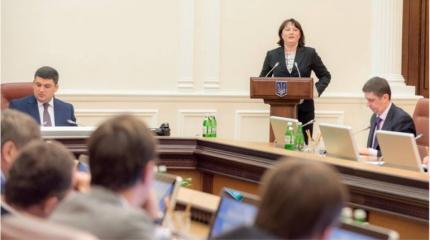 Скандал в Кабмине из-за деклараций: Корчак набросилась на Гройсмана