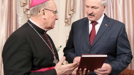 Батька проиграл Папе Римскому на глазах всей Белоруссии Батька проиграл Папе Римскому на глазах всей Белоруссии