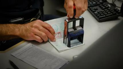 Германия и Британия настаивают на визовом режиме для граждан РФ