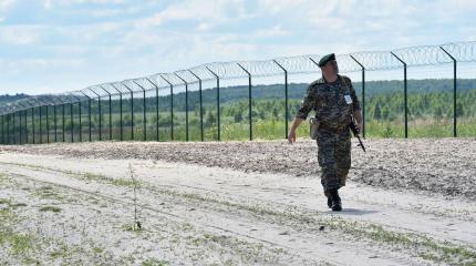 Украина открывает пешеходные пункты пропуска на границах с Россией Украина открывает пешеходные пункты пропуска на границах с Россией