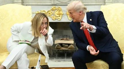 Мелони в США: с нелепыми ужимками и с протянутой рукой Мелони в США: с нелепыми ужимками и с протянутой рукой