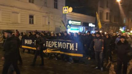 Зачем Билецкому клоунада "Азова" у российских банков Зачем Билецкому клоунада "Азова" у российских банков