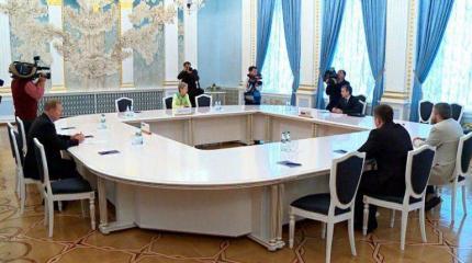 Делегаты «партии войны» путают минские переговоры с майданом Делегаты «партии войны» путают минские переговоры с майданом