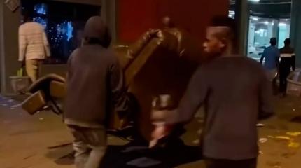 Беспорядки в ЮАР — маркер несостоятельности «курса Манделы» Беспорядки в ЮАР — маркер несостоятельности «курса Манделы»