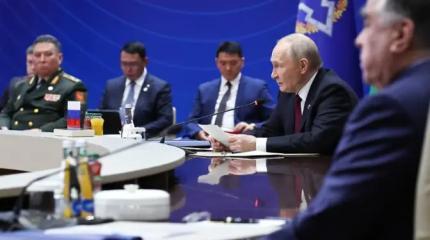 В ходе визита в Киргизию Путин сделал «ход конём», усилив скакуна офицером