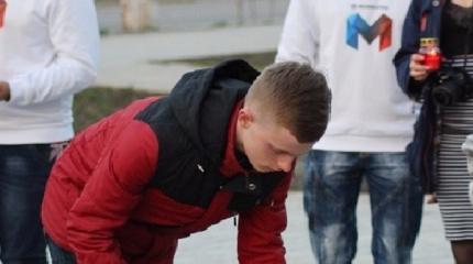 Луганчане зажгли свечи в память о жертвах теракта в метро Санкт-Петербурга