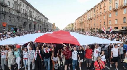 Как националисты подминают под себя протест против Лукашенко