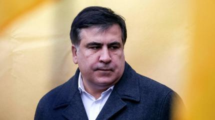 Саакашвили играет роль громоотвода для Порошенко Саакашвили играет роль громоотвода для Порошенко
