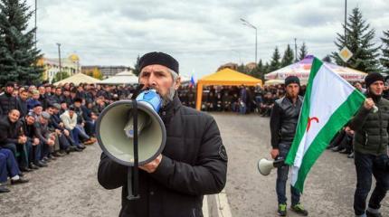 Бунт в Ингушетии: Кремль молчит, а Киев подливает масла в огонь Бунт в Ингушетии: Кремль молчит, а Киев подливает масла в огонь