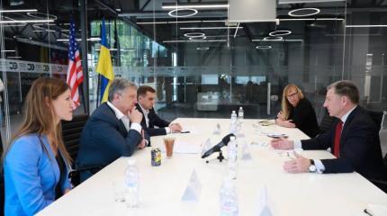 Порошенко и его дорога на дно. Или на нары? Порошенко и его дорога на дно. Или на нары?