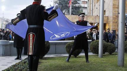 Россию пригласили в НАТО Россию пригласили в НАТО