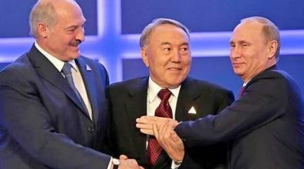 Нефтяной алтын против бумажного доллара