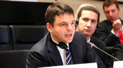 Кто в Прибалтике зачесался от «русских вшей» Кто в Прибалтике зачесался от «русских вшей»