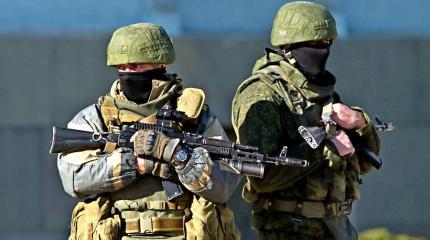 Центр Луганска захватили неизвестные вооруженные люди